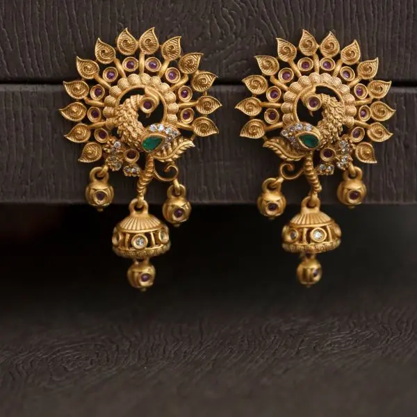 Luxury Gold Engagement Ring